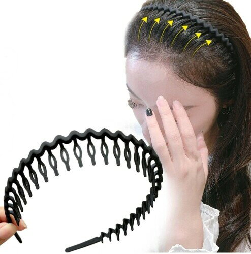 ヘアバンド カチューシャ コーム付き 前髪留め 通気性良く 使いやすい メンズ レディース 洗顔用 ブラック 【素材特性】柔軟素材で作製されたヘアアクセサリー ヘアバンドはしなやかな素材を使用,長期使用に耐える耐久性を備えています。しかも頭部の形状に自然にフィット,日常での長時間着用でも圧迫感を軽減できます。 ※過度な長時間着用で不適感が生じた場合は,すぐに取り外して休息することをお勧めします。 【核心機能】髪を安定的にまとめるツメ付き設計 ツメ付き構造により,髪をしっかりホールドして乱れを防ぎます。さらにショートヘア・ミディアムヘア・ロングヘアなど,様々な髪の長さに対応,男女問わず使用可能です。日常の髪型整理に必要な基本機能をしっかり備えています。 【細部設計】使い勝手の良いサイズ設定 商品サイズは全長約 13cm に設計,頭部を一周する長さで髪をむき出しにすることなくまとめられます。幅は適度な太さで,着用しても頭部のラインを損なわず,自然な印象を保てます。 【シーン適用】多様な日常シーンで活躍 洗顔時の前髪留めやメイク中の髪整理に最適です。さらにスポーツ・運動時の汗に濡れた髪の対策,あるいは家でのくつろぎ時間の髪整理など,日常の様々な場面で使用できます。 【付加価値】共有・贈り物に適したアイテム 1 つのアイテムで複数人が使用可能,友達同士や親子でお揃いにしても楽しめます。しかも記念日や特別な日の贈り物,あるいは日常の小さなプレゼントとしても適しています。手入れが簡単で長期間使用できるため,実用的な価値も高められています。 商品の説明 日常の髪整理で、髪の長さや性別に関わらず使えるヘアアクセサリーをお探しですか?ツメ付きヘアバンドは、多様なニーズに応える実用的なアイテムです。 本製品の核心的な価値は、「汎用性」と「安定性」にあります。男女問わず使用可能で、髪の長さに関係なく髪をしっかりまとめることができ、日常の髪型整理に必要な基本機能をしっかり備えています。 主な機能は以下の通りです: ツメ付き設計により、髪を安定的にホールドして乱れを防ぎます しなやかな素材を採用し、耐久性に優れると同時に頭部にフィットします 複数の日常シーンに対応し、多用途で使用可能です 適度なサイズ設定で、着用しても頭部のラインを損ないません 洗顔やメイクをする際には、前髪や額の髪をしっかり留めて顔をむき出しにでき、スキンケアやメイクの作業を円滑に行えます。また、ジョギングやスポーツをする時には、汗で濡れた髪が顔にかかるのを防ぎ、運動中の集中力を高めるのに役立ちます。 このヘアバンドは、日常的に髪整理が必要な方、スポーツ愛好者、あるいはメイクを頻繁にする方など、幅広い層の方に適しています。友達同士や親子でお揃いにして使用するのも楽しみ方の一つです。 ※長時間連続して着用すると、頭部に不適感が生じる可能性があります。その場合はすぐに取り外して休息することをお勧めします。手入れは簡単で、汚れがついた場合は水でふき取るか、中性洗剤で軽く洗浄することで再利用できます。日常生活の小さなお役に立てることを願っています。 商品コード57081511662商品名ヘアバンド カチューシャ コーム付き 前髪留め 通気性良く 使いやすい メンズ レディース 洗顔用 ブラックサイズ13cmカラーブラック※他モールでも併売しているため、タイミングによって在庫切れの可能性がございます。その際は、別途ご連絡させていただきます。※他モールでも併売しているため、タイミングによって在庫切れの可能性がございます。その際は、別途ご連絡させていただきます。