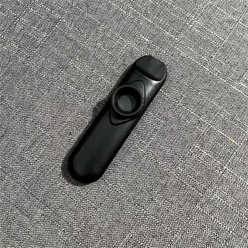 カズー楽器 小型 軽量フルート プラスチック製 カズーおもちゃ ギフトボックス付き 子供用 伴奏用に最適 初心者や小学生向け (ブラック)