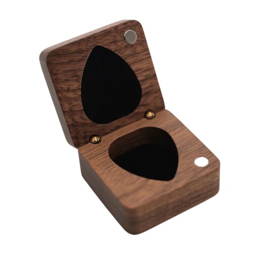 ギターピックケース 木製 くるみ 持ち運べるサイズ ナチュラル 正方形 ウッドケース 結婚お祝い プレセントとしても最適 (ピックケース)