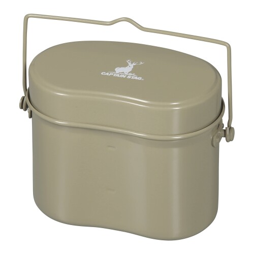 キャプテンスタッグ(CAPTAIN STAG) 飯盒 メスティン 兵式 ハンゴー 4合炊き カーキ UH-4119 幅180×奥行110×高さ135mm(本体のみ) 製品サイズ:(約)幅180×奥行110×高さ135mm(本体のみ) 製品重量:(約)350g 容量:(約)2.2L(炊量:4合) 材質:本体・中ふた/アルミニウム(底の厚さ:0.7mm)、表面加工/アルマイト加工・エポキシ樹脂塗装、つる/鉄(エポキシ樹脂塗装) 原産国:中国 アウトドアで手軽にご飯炊きが楽しめます。 耐久性に優れたエポキシ樹脂塗装。 【使用方法】 本製品は4合まで炊けます。 1、中ふた(一杯=約2合)などで米を計ります。 2、米はよく洗ったあとハンゴーに入れ、水をハンゴー側面の水量線などを目安に加え、1時間以上浸しておきます。 水量 米4合=Aの水量線まで(内側上の線) 米2合=Bの水量線まで(内側下の線) ※水量は一般的な目安です。高い山で炊く場合や、米を洗ってすぐに炊く場合は、水量線より少し水を増やしてください。 3、炊く時は、中ふたを入れないでください。最初は 【弱火】→ 【強火】、吹きこぼれが始まったら 【弱火】、煮えたぎる音が小さくなり、"ピチピチ"という音がしたら火からはずし、逆さにして約10分位蒸らしてください。 製品サイズ:(約)幅180×奥行110×高さ135mm(本体のみ) 製品重量:(約)350g 容量:(約)2.2L(炊量:4合) 材質:本体 ■中ふた/アルミニウム(底の厚さ:0.7mm)、表面加工/アルマイト加工 ■エポキシ樹脂塗装、つる/鉄(エポキシ樹脂塗装) 原産国:中国 レンタル等による貸出、オークション等による販売や中古販売、及び譲渡によって発生した故障 ■破損 ■損害 ■事故などにつきましては一切責任を負いかねますので予めご了承ください。 商品コード39075046604商品名キャプテンスタッグ(CAPTAIN STAG) 飯盒 メスティン 兵式 ハンゴー 4合炊き カーキ UH-4119 幅180&times;奥行110&times;高さ135mm(本体のみ)型番UH-4119サイズ幅180&times;奥行110&times;高さ135mm(本体のみ)カラーカーキ※他モールでも併売しているため、タイミングによって在庫切れの可能性がございます。その際は、別途ご連絡させていただきます。※他モールでも併売しているため、タイミングによって在庫切れの可能性がございます。その際は、別途ご連絡させていただきます。