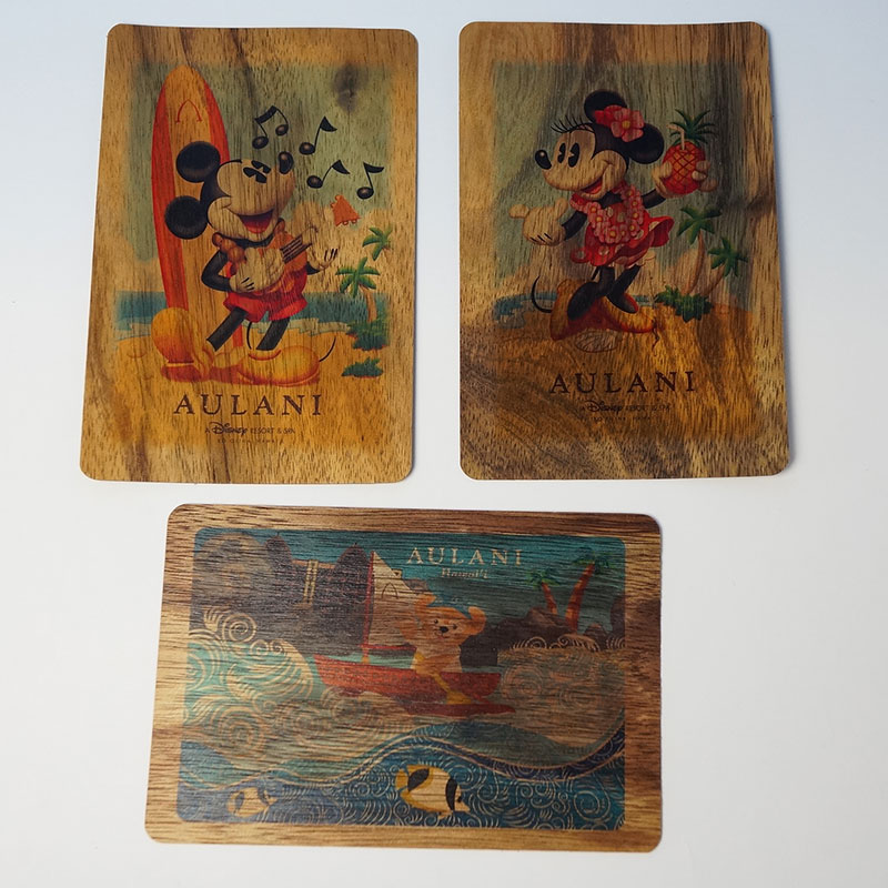 【8000円以上で送料無料！】ハワイ限定！ディズニーAULANI（アウラニリゾート）ディズニー ポストカード（コアウッド） 1枚（デザインをお選びください）ハワイ限定ダッフィー、ミッキー、ミニー※北海道・九州は1万円以上で送料無料！（沖縄のぞく）