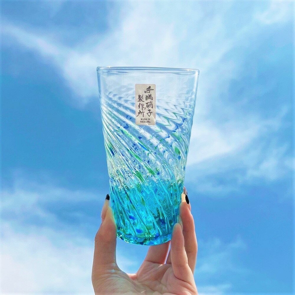 群星ロンググラス 水 琉球ガラス 琉球ガラス村 糸満 星空 ガラス工房 職人 手吹きガラス 吹きガラス お酒 焼酎 家飲み 宅飲み タンブラー キッチン 食器 グラス カトラリー コップ ガラス製品 沖縄ギフト 沖縄お土産 海 おしゃれ 結婚祝い 引き出物のサムネイル