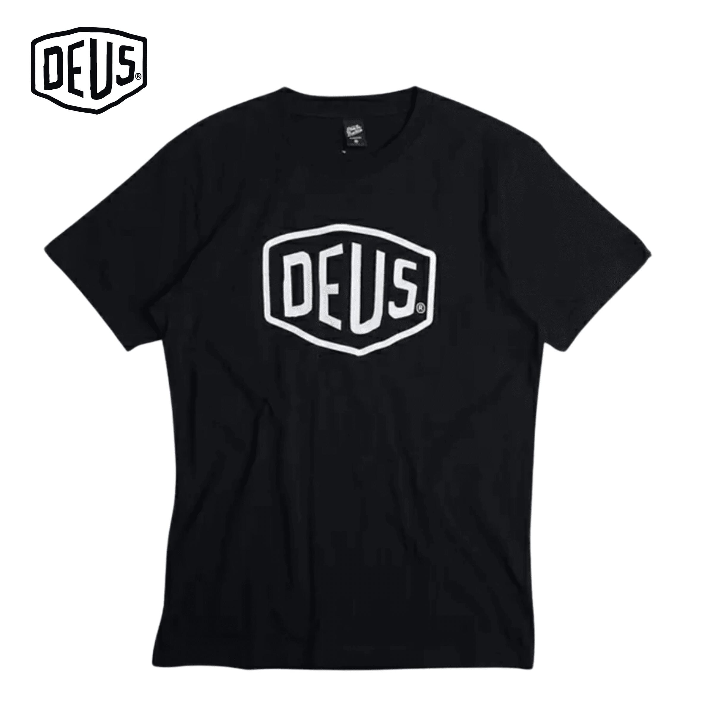 【最大64%OFFスーパーSALE】デウス deus tシャツ シールドティー Deus Ex Machina T_DMW41808E Shield Tee 定番 (240321)【SPS2603】 メール便