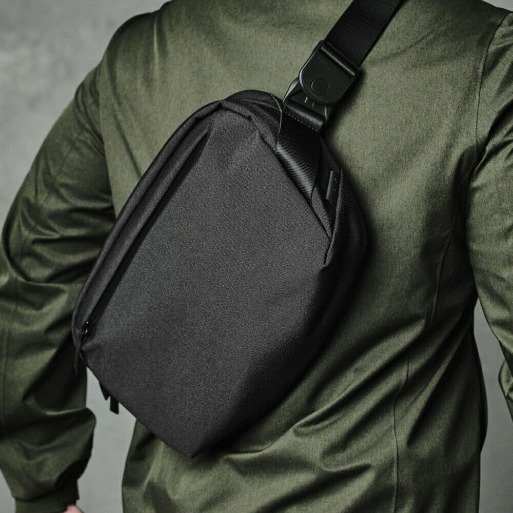 【公式】[ALPAKA/アルパカ] スリングバッグ GO SLING 5.5L ショルダーバッグ ボディバッグ メンズ レディース 斜め掛けバッグ 通勤 旅行 ビジネス 日常使い 耐水 撥水 11インチタブレット収納 ガジェットバッグ ゴースリング [送料無料] alpaka-10000055 ALPAKA公式ショップ 楽天市場店 サンプル画像3