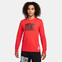 ◇リラックスフィットのナイキ Tシャツで、Nike Forceの40周年を祝い、バスケットボールコートでアイコニックなスタイルをアピール。柔らかく適度なボリュームのコットン素材を使用。腰にNike Forceのジョックタグをあしらい、特徴的なスタイルを演出しています。◇適度なボリュームの柔らかいコットン素材はややしっかりとした肌触りで、快適な普段着にぴったり。◇リブ仕様の襟がわずかに伸縮するので、着脱も簡単。◇洗濯機洗い可能■カラー(メーカー表記):レッド(657:UNIVERSITY RED)■素材:ポリエステル0〜50％、コットン50〜100％■生産国:中国■2024年モデル■商品実寸サイズサイズS　ユニセックスM　ユニセックスL　ユニセックスXL　ユニセックス2XL　ユニセックス3XL　ユニセックス着丈68cm68cm70cm70cm71cm71cm肩幅41cm42cm43cm45cm46cm47cm袖丈69cm69cm69cm70cm70cm70cm身幅46cm49cm52cm55cm58cm61cmアルペン alpen スポーツデポ SPORTSDEPO バスケ バスケット バスケットボール ウェア バスケットウェア バスケウェア シャツ Tシャツ ロングスリーブ 練習着 おしゃれ 2024_0404_NKP10 2024_0414_NKP10 2024_0424_NKP10