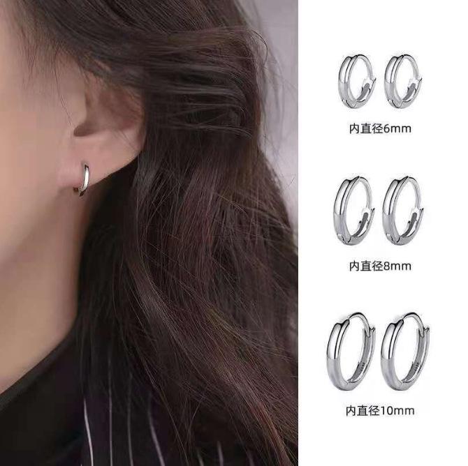 樂天商城 - イヤーカフ シンプル ジオメトリック 軽量 イヤーピアス 代用 寝るとき つけっぱなし 可能 耳たぶ 保護 ヘリックス ケア ミニマル アクセサリー シルバー調 金属 日常使い 女性用 耳飾り アクセサリー ファッション アイテム スタイリッシ