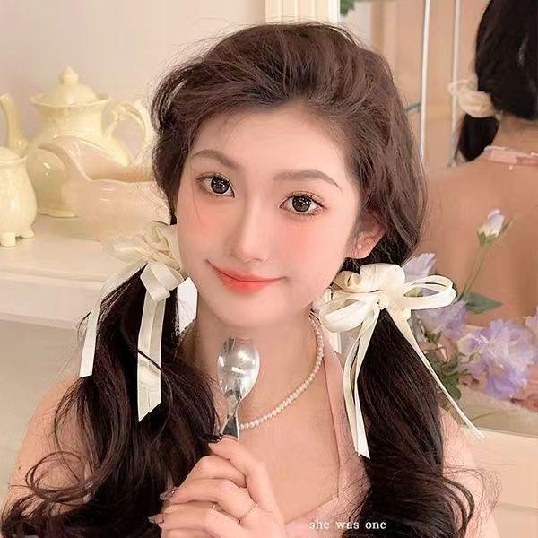 ヘアゴム レディース ヘアアクセサリー リボン 結び目 髪飾り サテン調 髪留め 大人 かわいい おしゃれ 上品 高級感 髪ゴム リボンゴム 黒 白 髪アレンジ カジュアル ヘア小物 華やか オフィス デート お出かけ シック フェミニン レトロ まとめ