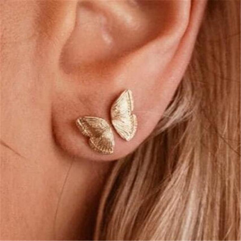 ピアス レディース アクセサリー 金色 昆虫 蝶々 モチーフ 合金 ジュエリー 揺れる 耳飾り シンプル 半翼 デザイン 小ぶり 軽量 お洒落 かわいい おしゃれ デイリー カジュアル パーティー 結婚式 ギフト プレゼント 耳元 アクセント ジュエリー