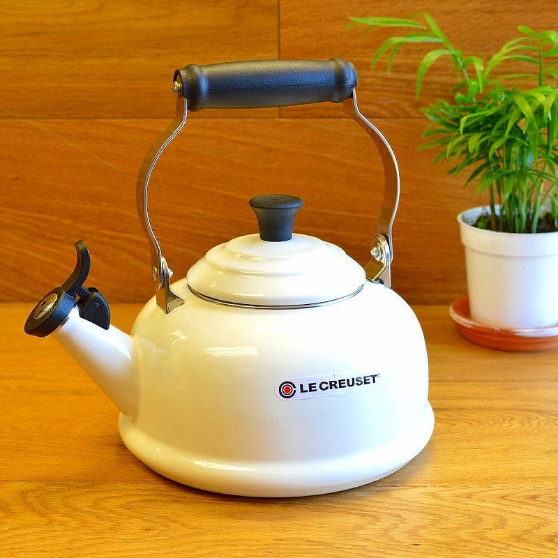 N[[ NVbN JPg ₩ zCg  1.6L IHΉ Le Creuset 1.7-Qt Enamel on Steel Classic Whistling Teakettle White Q3101-16