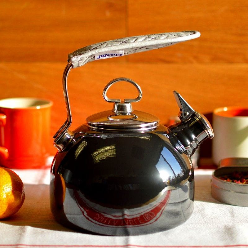 JPg ₩ 1.7L IHΉ NVbN ubN hCc̃n[jJ V^[  ubN Chantal Classic Enamel-On-Steel Teakettle 37-18S ME