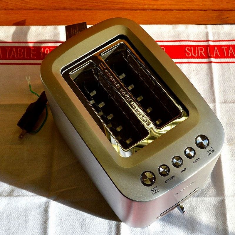 �֥�ӥ� ���ޡ��� �ȡ������� Breville Die-Cast Smart Toaster BTA820XL/BTA840XL ����