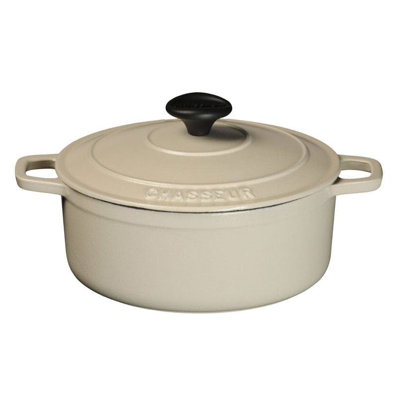 VX[ Eh _b`I[u 2.36L }bgQ Chasseur 2-1/2-Quart Matte Meringue Round Dutch Oven