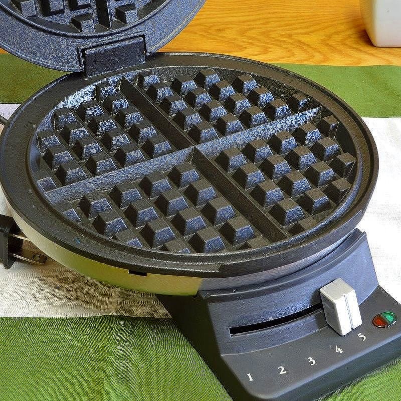 クイジナート ワッフルメーカー 4枚焼 丸型 超格安価格 BPAフリー Cuisinart Maker 家電 WMR-CA Waffle