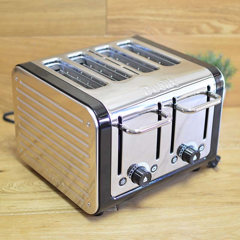 アルファエスパス米国楽天市場店のポップアップトースター 4枚焼き デュアリット 焼き色8段階 Dualit 46555 4-Slice Design Series Toaster, Black and Steel 家電｜アングル2
