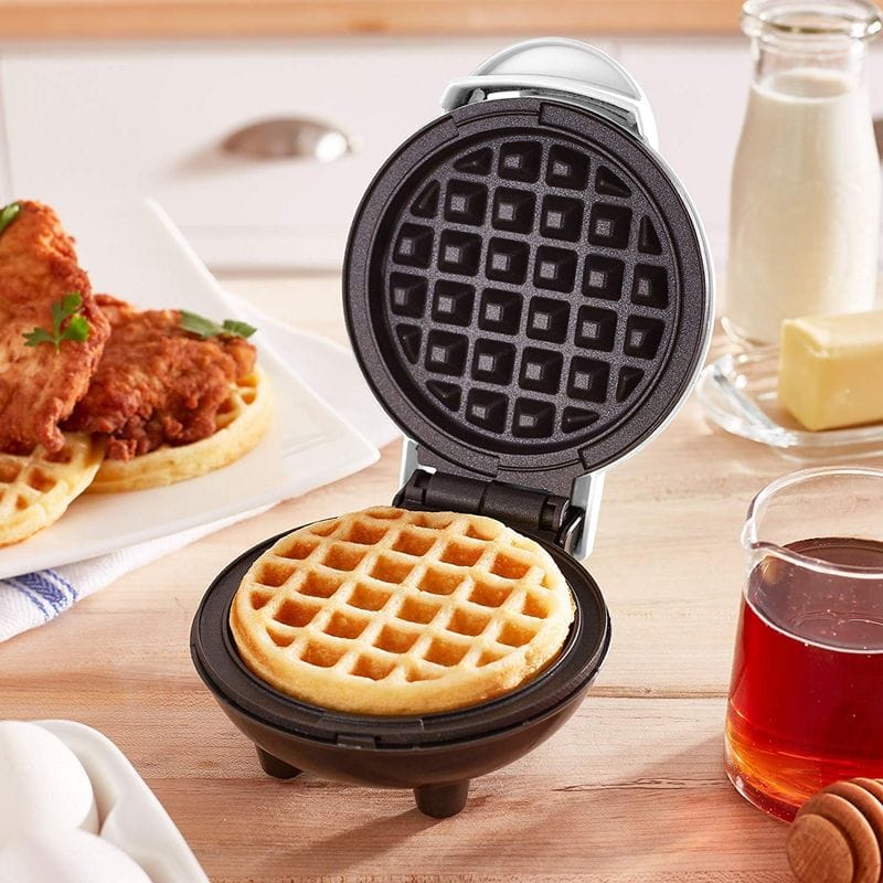 ������ �ߥ˥�åե�᡼���� ľ��10cm Dash Mini Maker: The Mini Waffle Maker Machine ����