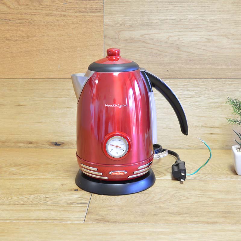 ノスタルジア レトロ 電気ケトル 1.7L 温度計付 Nostalgia RWK150 Retro 1.7-Liter Stainless Steel Electric Water Kettle with Strix Thermostat 家電