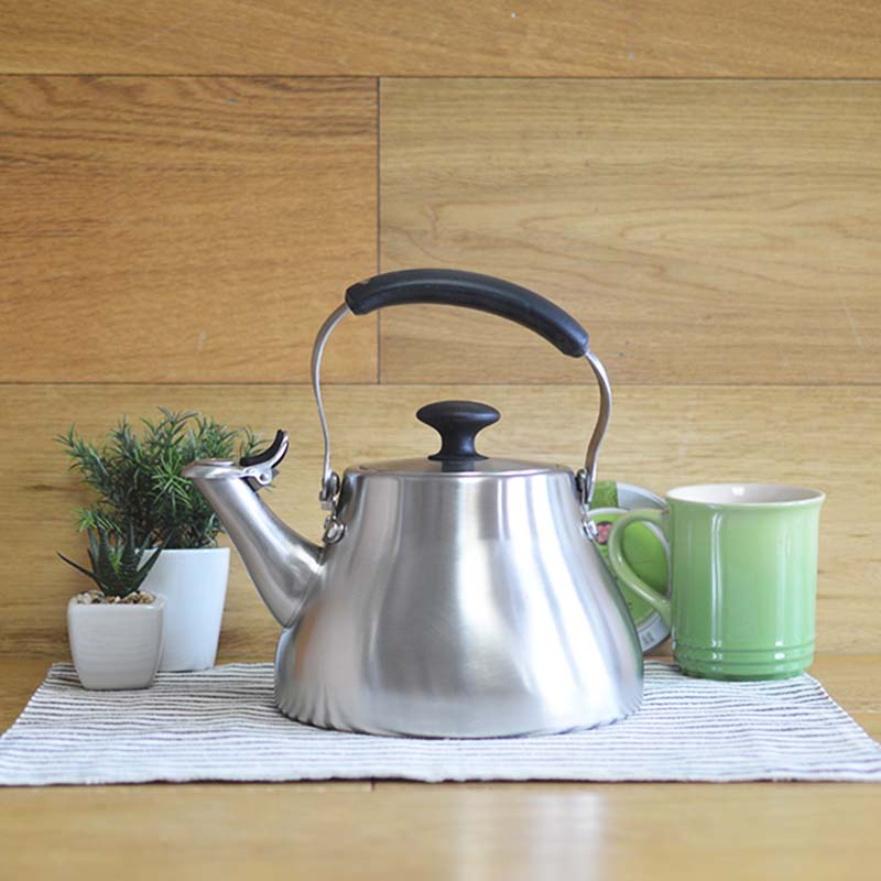 J  IN\ NVbN eB[Pg XeX 1.6L OXO Good Grips Classic Tea Kettle, Brushed Stainless