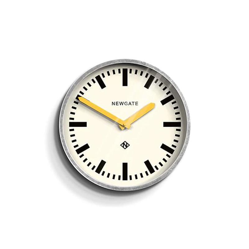 ニューゲート 掛け時計 ウォールクロック 直径30cm イエロー Newgate The Luggage LUGG667GALCY Modern Industrial Wall Clock | Galvanized Metal(3)
