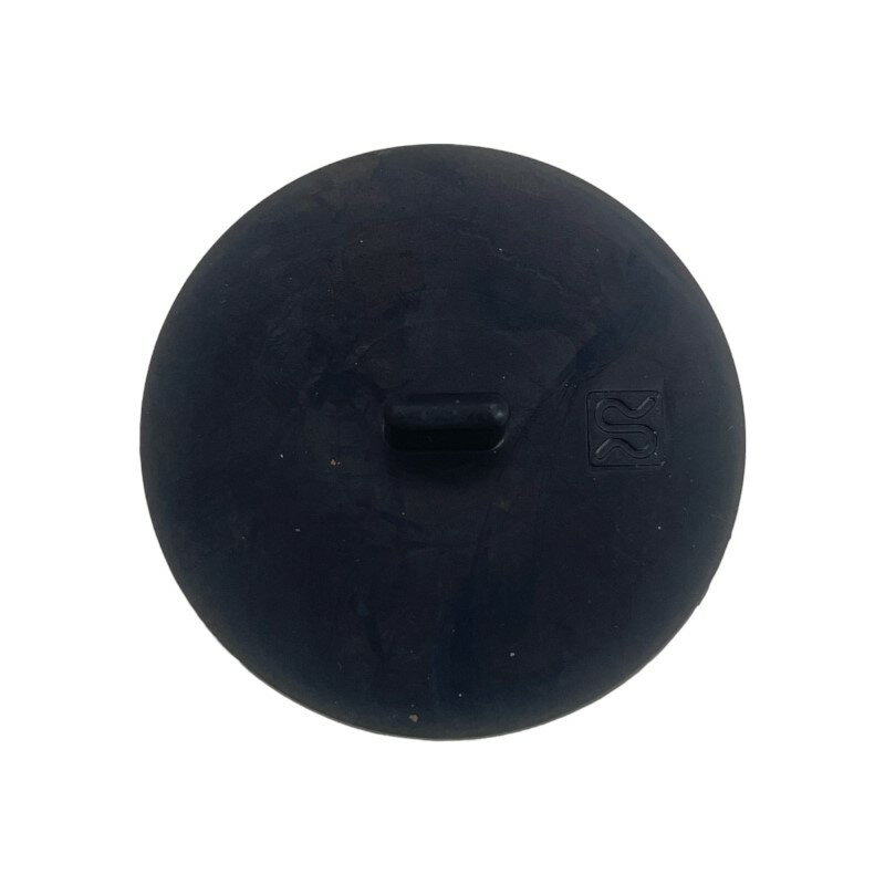 適合モデル SILVIA SILVIA PRO X 【注意事項】：・当店でご購入された商品は、原則として、「個人輸入」としての取り扱いになり、ロサンゼルスからお客様のもとへ直送されます。 ・通関時に関税・輸入消費税が課税される可能性がありますが、当店の販売金額には関税・輸入消費税が含まれております。 ・課税額はご注文時には確定しておらず、通関時に確定しますが、別途お支払いが発生することはございません。詳細はこちら ご確認下さい。 ・個人輸入される商品は、全てご注文者自身の「個人使用・個人消費（日本に居住する者に寄贈される物で、当該寄贈を受ける者の個人的な使用に供される場合を含みます。）」が前提となります。 第三者への譲渡・転売が法令で禁止されるもの（医薬品、医薬部外品、化粧品等を含みますが、これに限られません。）もございますのでご注意下さい。 ・一部商品は国内の提携先倉庫から配送されます。 ・国内配送の商品は国内でのお買い物と同じく消費税が発生いたします。関税はかかりません。 ＊色がある場合、モニターの発色の具合によって実際のものと色が異なる場合がある。ランチリオ社 シルビア プロ X エスプレッソマシン用 純正 ブラインドフィルター 38123057 RANCILIO membrane Blind Filter