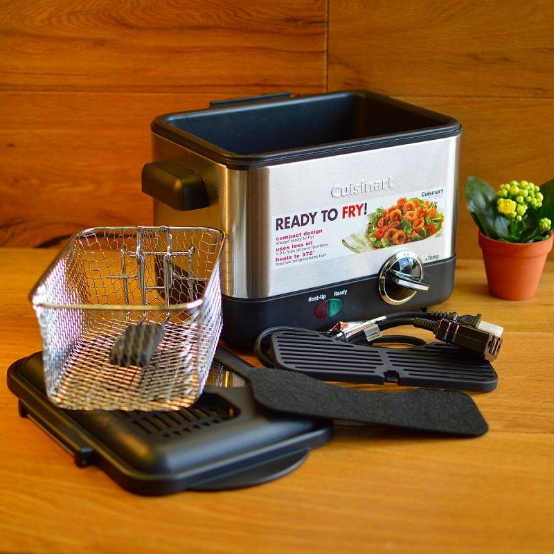 アルファエスパス米国楽天市場店のクイジナート コンパクトディープフライヤー 1.1L Cuisinart CDF-100 Compact 1.1-Liter Deep Fryer 天ぷら 串揚げ ポテトフライなどに 電気フライヤー 家電｜アングル2