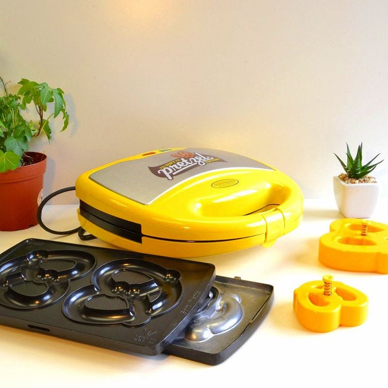 ノスタルジア プレッツェルメーカー Nostalgia Electrics SPF200 Soft Pretzel Factory 家電