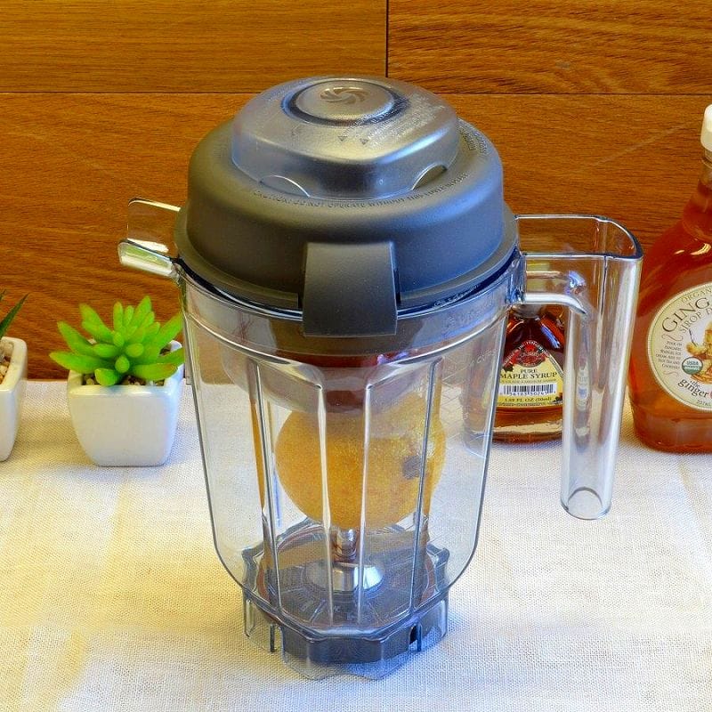 oC^~bNX 0.9L gC^ hC Rei W[ e ő̗pu[h t^t 300 750 780ɓK Vitamix Tritan Copolyester Soft-Grip 32-Ounce Container with Dry Blade and Lid