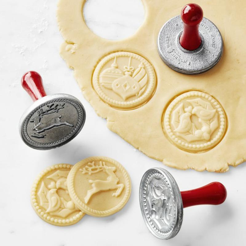 クッキースタンプ クリスマス トナカイ 3種セット ノルディックウェア Nordic Ware Cast Aluminum Holiday Yuletide Cookie Stamps, Set of 3