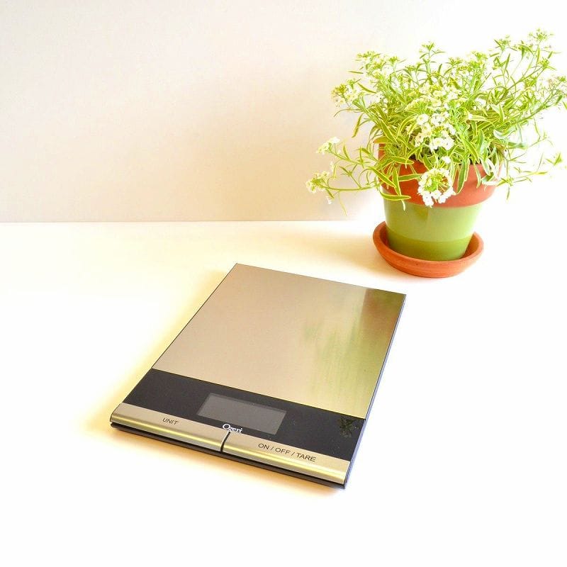 精密デジタル超薄キッチンスケール Ozeri Ultra Thin Professional Digital Kitchen Food and Nutrition Scale, in Elegant Stainless Steel ZK010