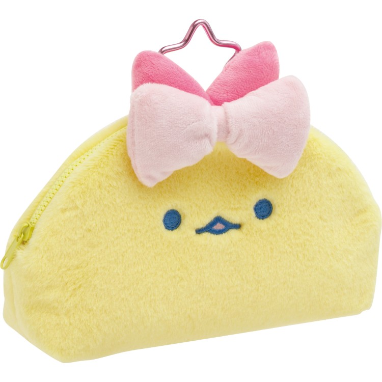 商品仕様えびてんのしっぽは、えびふらいのしっぽと、あじふらいのしっぽをさそって「しっぽず」を結成♪ たべものアイドルになるために合宿をはじめる『夢みるしっぽず』シリーズです☆ 【サイズ】約120×185×55mm 【素材】ポリエステル、塩ビ 【仕様】カラビナ付、内ポケット付 【生産国】中国 【特長】 　毛足が長めのふわふわ生地♪ 　星形のカラビナ付き☆ 　内ポケットがついているよ！ 　裏面は窓付きだから、ぬいぐるみを入れても可愛いね♪特記事項※画像はあくまでも商品イメージになります。実際の商品と色や仕様が異なる場合がありますので、予め御了承ください。 ※メーカー希望小売価格はメーカーカタログに基づいて掲載しています。