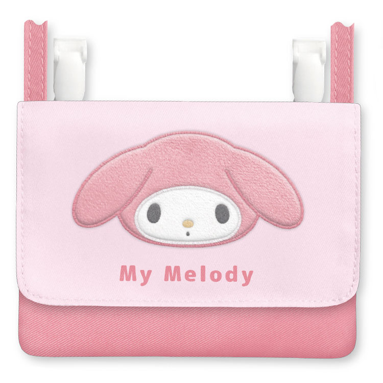 商品仕様【サイズ】 本体：約H115×W150×D16mm ショルダーひも長さ：約1100mm パッケージ：約H155×W150×D16mm 【素材】ポリエステルツイル 【重量】約50g 【特長】クリップ付き。ふわふわソフトボアワッペンが付...