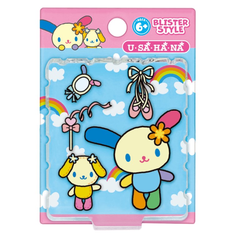 商品仕様【サイズ】本体：約H55×W40×D7mmパッケージ：約H120×W45×D7mm【素材】アクリル【重量】約15g【特長】・ブリスターパッケージのようなアクリルキーホルダー！※柄はすべて印刷です。立体マスコットは入っておりません。・自立するから並べても楽しめる！・ウラにもミニチュアパッケージ風の印刷！【生産国】日本特記事項※画像はあくまでも商品イメージになります。実際の商品と色や仕様が異なる場合がありますので、予め御了承ください。 ※メーカー希望小売価格はメーカーカタログに基づいて掲載しています。