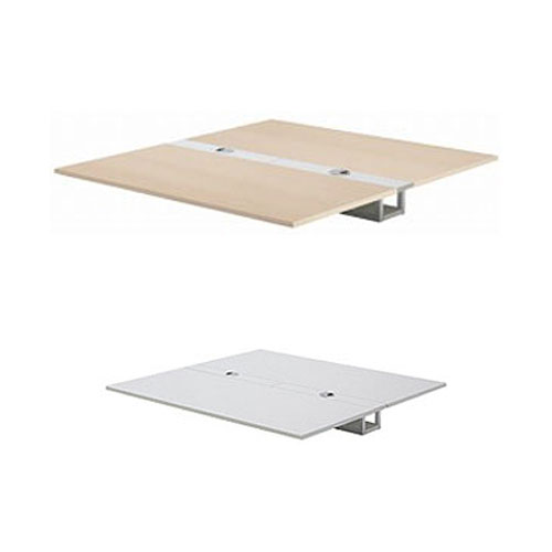 フリーアドレステーブル、ミーティングテーブル、作業台などに活用できるマルチパーパス・テーブル用の、1200×1000mmの天板です。天板の中央にコード類や電源タップを収納できる配線ダクト付です。天板のみですので脚とセットでご購入ください。■商品詳細サイズ：W1000×D1200×H118mm重量：35kg材質：合成樹脂化粧パーティクルボード（メラミン）形態：組立品備考 組立時間：大人2名で約60分中央に配線ダクト付購入単位：1台配送種別：別送品 代引不可 返品不可 配送日時指定不可 ※商品はメーカーより直送させて頂くため、代金引換でのご注文はお受け致しかねます。 ※こちらの商品は他の商品とは別のお届けとなります。 ※メーカー直送のため、納品・請求書は商品とは別に郵送させていただきます。 ※商品はメーカーより直送させて頂くため、ご希望配送日時の指定はできません。 ※メーカーにて欠品発生時はこちらからご連絡させて頂くこともございます。※北海道・沖縄・離島は送料別途見積りとなります。※受注生産品については別途ご案内申し上げます。※お客様都合による返品・交換はお受けしておりません。※イメージ画像のその他の家具・小物は付属しておりません。※画面上写真と実際の商品の色が多少異なる場合がありますので予めご了承ください。【検索用キーワード】お買い得 最安値挑戦中 家具 Garage GARAGE garage ガラージ がらーじ PLUS plus プラス デスク 机 マルチパーパステーブル まるちぱーぱすてーぶる 組合 組み合わせ くみあわせ セット せっと セパレート天板 せぱれーとてんばん 4977564381981 MPT-T1012S mpt-t1012s MPTT1012S mptt1012s