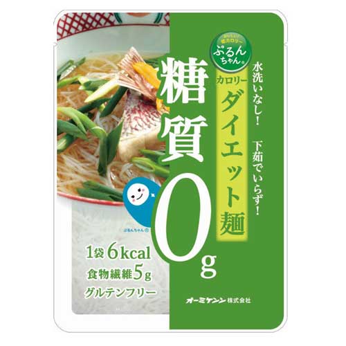 10個セット売りはこちら20個セット売りはこちらぷるんちゃんは、食物繊維「セルロース」とこんにゃくの主成分「グルコマンナン」からできた、新しい糖質0g食品です。クセのない麺は食感がない、においがするといった既存の「ダイエット食品はまずい」という観念を打ち破りました。【製品特徴】・糖質0g食物繊維加工品で、糖質はありません。プレーンタイプは小麦を使用していないためグルテンフリーです。・1袋(100g)あたり6kcalグルコマンナンのカロリーが少しありますが、中華麺の約95％オフの低カロリーです。・食物繊維5g1日の推奨摂取量の約1/4。【こんな方におすすめです】・健康を気にされる方・ダイエットされる方、最近おなかが出てきた・・・と気になる方・勉強中の夜食に罪悪感がある、とお感じの方・朝ごはんが面倒と思われる方麺タイプは、気になるにおいもなく味もない「プレーンタイプ」の生めんです。充填水を切って、お客様のお好きな味付けで召し上がっていただけます。【栄養成分】1袋(100g)あたり・エネルギー・・・6kcal・たんぱく質・・・0g・脂質・・・0g・コレステロール・・・0g・炭水化物・・・5g -糖質・・・0g -食物繊維・・・5g・食塩相当量・・・0g■商品詳細メーカー名：オーミケンシシリーズ名：ぷるんちゃん内容量：100g購入単位：1個配送種別：在庫品原材料：粉末グルコマンナン(国内製造)/粉末セルロース※リニューアルに伴いパッケージや商品名等が予告なく変更される場合がございますが、予めご了承ください。※モニターの発色具合により色合いが異なる場合がございます。【検索用キーワード】4957884900017 SY1498 オーミケンシ ぷるんちゃん 麺タイプ 100g 食品 しょくひん 健康食品 ダイエット ダイエットフード 低糖質 低糖 糖質制限 糖質ゼロ 糖質0 GLUTENFREE GLUTEN FREE グルテンフリー 夜食 朝ごはん ヘルシー 料理 料理の材料 無味無臭 無味 無臭 おいしく低糖質生活 低糖質生活 即食 低糖質麺 料理になじむ のびない麺 鍋 鍋料理 麺タイプ ぷるんちゃん麺タイプ セルロース グルコマンナン 健康志向食品