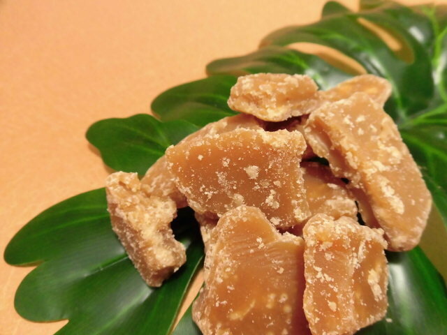 喜界島産のやわらかな口どけが楽しめる黒砂糖 荒木食品 モチ糖280ｇ 品質検査済