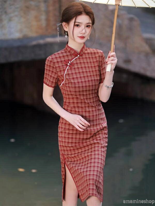 ・カテゴリ: 旗袍・スタイル: 中国風・サブスタイル: 芸術的レトロ・対象: 女性・丈: 中丈・襟型: 立領・襟型: 斜襟・袖丈: 三分袖・袖型: 通常袖・スリット: 低め・ディテール: ジッパー・主な素材: 竹節麻・ポリエステル含有率: 30-50%・カラー展開: 赤チェック、緑チェック、灰チェック、コーヒー・サイズ展開: S、M、L、XL、XXL、XXXL・カテゴリ: 旗袍・スタイル: 中国風・サブスタイル: 芸術的レトロ・対象: 女性・丈: 中丈・襟型: 立領・襟型: 斜襟・袖丈: 三分袖・袖型: 通常袖・スリット: 低め・ディテール: ジッパー・主な素材: 竹節麻・ポリエステル含有率: 30-50%・カラー展開: 赤チェック、緑チェック、灰チェック、コーヒー・サイズ展開: S、M、L、XL、XXL、XXXL