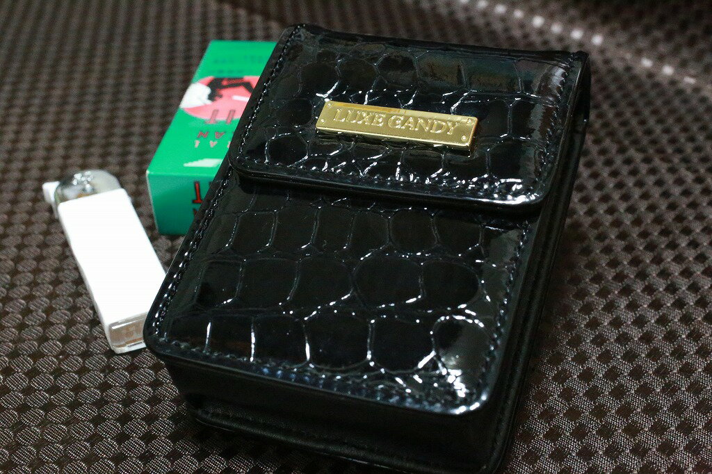 黒 シガレットケース 箱すっぽりタイプ クロコ柄 ブラック レディース 人気 ブランド シガレットポーチ 素敵な たばこポーチ おすすめ タバコケース おしゃれ 女性用