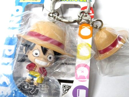 ワンピース　ルフィー　帽子付き　キーホルダーのサムネイル