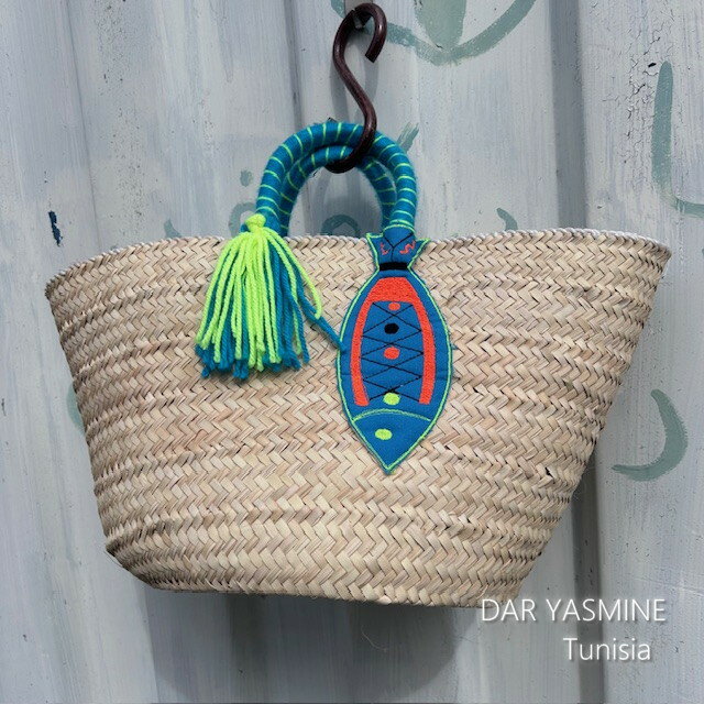 かごバッグ　個性の光ったお魚さん　丸底　チュニジア手編みかご　刺繍　ナツメヤシ　軽くて丈夫