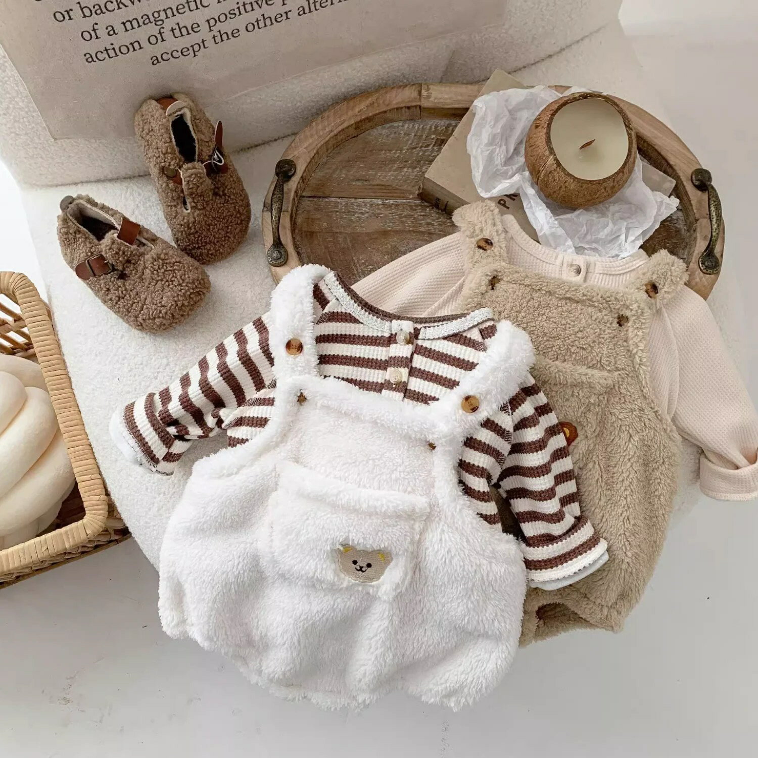 もこくまサロペット サロペットのご紹介です♪ ワンポイントのくまにふわふわの生地がとっても可愛い 抱きしめたくなるサロペットです♪ 股下スナップボタンでオムツ替えも楽ちん！ 部屋着にはもちろんお出かけ着にもおすすめです♪ 素材▼ ＊サロペッ...