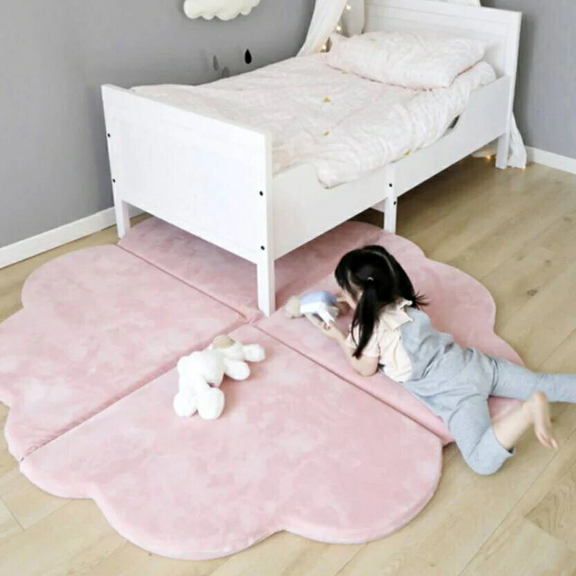 もちもちマットクッション 弾力性がありもちもちで触り心地の良いマットクッションです♪ お昼寝用のマットやプレイマットとしても使え、置き方を変えればソファーのように使うことも出来るマルチなアイテムです◎ ■サイズ 60cm × 60cm の4...