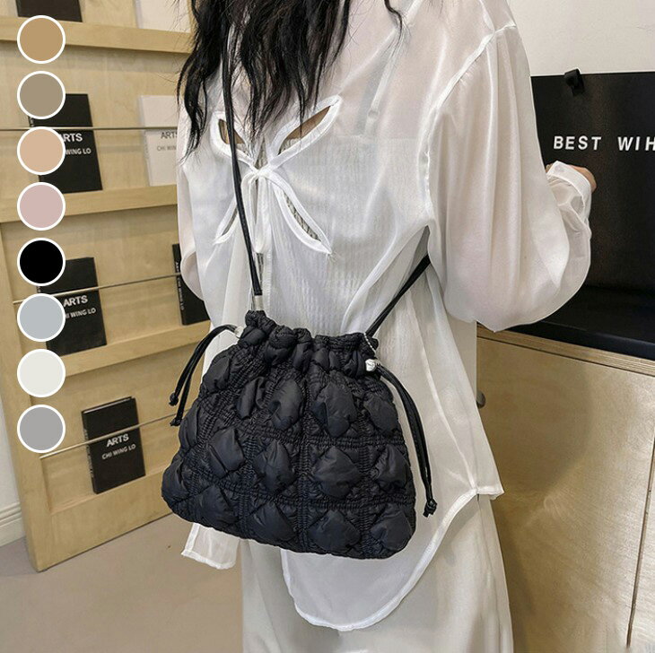 【半額クーポン対象】ショルダーバッグ キルティング 巾着 ハートチャーム かわいい 大人ガーリー お出かけ デート 旅行 おすすめ おしゃれ レディース トレンド 人気 プチプラ 韓国ファッション 2025秋冬新作【akb409-024】【予約販売：15-20日】【送料無料】宅込のサムネイル