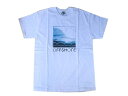 OFFSHOREオフショアPHOTO LOGO Tシャツ　U-SKEU-SKE氏のグラフィックを使用したTシャツ洗いざらしのコットン生地で、しっかりとしています。コットン100％S=肩幅42身幅45着丈67M=肩幅46身幅49着丈68L=肩幅50身幅54着丈70XL=肩幅56身幅60着丈73