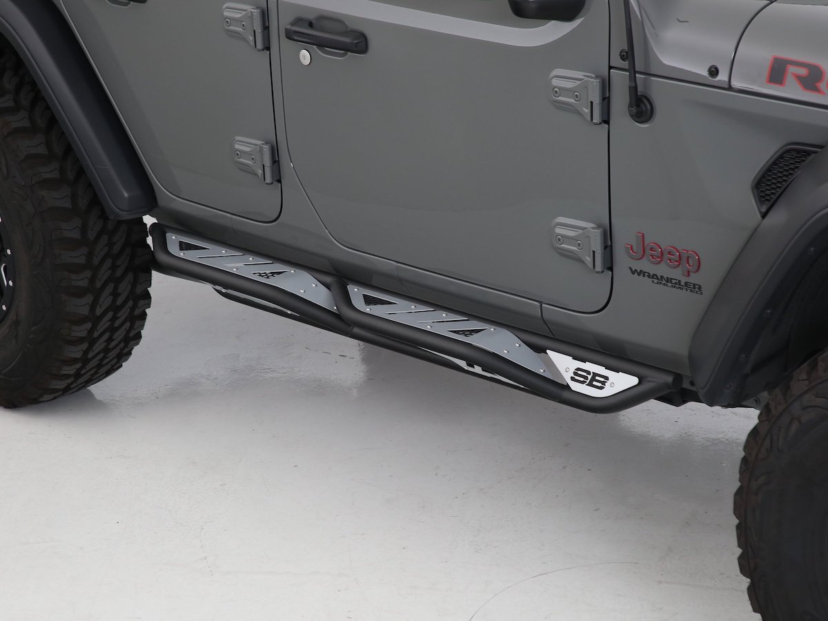 Smittybilt スミティビルトジープ JEEP JL 新型ラングラーApollo Rock Sliders with Stepsアポロ ロックスライダー ステップ4ドア用　送料無料