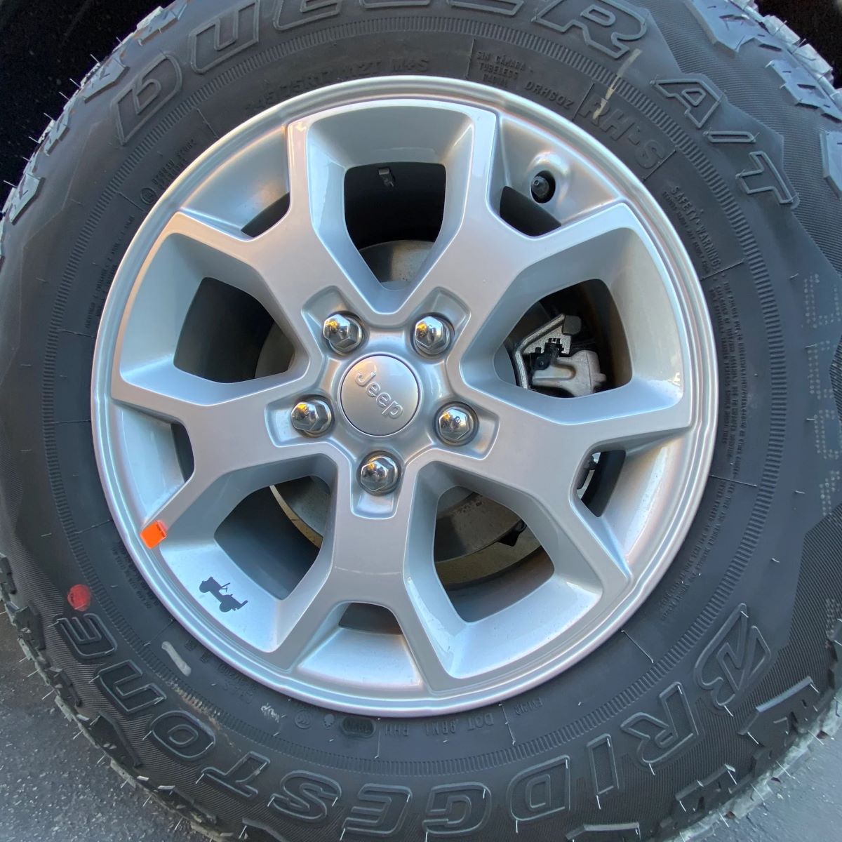 【MOPAR 純正】ジープ JEEP JL 新型ラングラー ISLANDER エディションサテンカーボンパール ホイール 1本