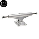 ■INDEPENDENT TRUCKS 商品詳細 ブランド：INDEPENDENT(インディペンデント) モデル：POLISHED SILVER STANDARD TRUCKS カラー：シルバー 正規輸入品 サイズ サイズ：144(デッキサイズ8.2〜8.375inch) トラック幅:8.25Inch トラックデザイン:Standard トラック高さ:55.0mm トラック重量:387g スケートスタイル問わない、耐久性のあるトラック。 55mmの高さでストリートでもパークでもどんなスタイルに対応。 縁石やコーピングやレールなどの衝撃にも耐えうる強さを持ちます。 A356 T6アルミニウムハンガー＆ベースプレート 強度、耐久性、グラインドフィールを考えられた T6グレードの軽量アルミニウム合金。 SCM435クロモリスチールアクスル 最高の品質と耐久性を誇るSCM435クロモリアクスル。 グレード8キングピン 絶対に壊れない、絶対に曲がらないキングピン。 *1個のみとなります。1セットご希望の場合は2個ご注文下さい。 *仕様は予告なく変更される場合があります。 *PCモニターにより若干色が違って見えることがあります。 【INDEPENDENT】 35年もの歴史を誇る世界最強のトラックと称されるINDEPENDENT TRUCKS。 発足したのは1978年のこと。時はボウルスケーティングが主流だった70年代後期。 当時のトラックの性能に対する不満の声に応えるべく、INDEPENDENTは誕生した。 BUILT TO GRINDやRIDE THE BEST FUCK THE RESTといったスローガンを掲げ、独自の世界観を打ち出してきた。 世界最高の性能、繊細で無骨なトラック、独特のブランドイメージやアティチュードでいまや世界中にカルト的フォロワーを生み出している。 INDEPENDENTはただのトラックカンパニーではなく、ひとつのカルチャーへと昇華したブランドなのである。 ▼INDEPENDENTトラック一覧はこちら