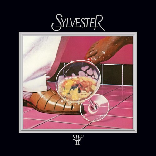 2025/10/10 発売輸入盤レーベル：CRAFT RECORDINGS収録曲：Sylvester's quintessential disco album Step II arrives on CD for the first time ever, as a bonus-filled Deluxe Edition featuring Tonic Funk's never-before-heard "Space Funk" Club Mix of "Dance (Disco Heat)," plus Bright Light Bright Light's fresh take on "You Make Me Feel (Mighty Real)," and new liner notes from Joshua Gamson.(シルベスター)