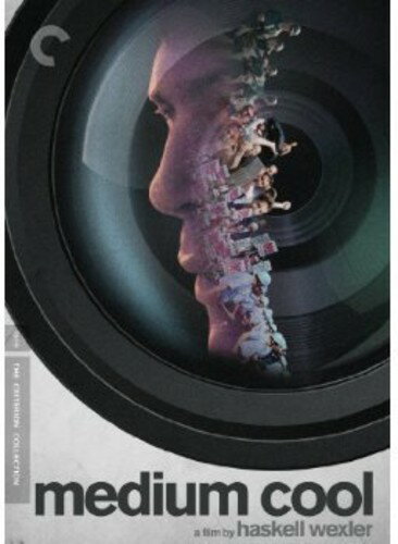 こちらのDVDはリージョン＝1の輸入盤DVDです。リージョン＝フリーのDVDプレイヤーでない場合、再生できない可能性があります。リージョン＝フリーのDVDプレイヤーはこちらでご案内しております。種別：DIGITAL VIDEO DISCジャンル：Drama発売日：2013/5/28公開年：1969ディスク枚数：2コメント：It's 1968, and the whole world is watching. With the U.S. in social upheaval, famed cinematographer Haskell Wexler (DAYS OF HEAVEN) decided to make a film about what the hell was going on. His debut feature, MEDIUM COOL, plunges US into that moment. With it's mix of scripted fiction and seat-of-the-pants documentary technique, this story of the working world and romantic life of a television cameraman (JACKIE BROWN'S Robert Forster) is a visceral, lasting cinematic snapshot of the era, climaxing with an extended sequence shot right in the middle of the riots surrounding the Democratic National Convention in Chicago. An inventive commentary on the pleasures and dangers of wielding a camera, MEDIUM COOL is as prescient a political film as Hollywood has ever produced.