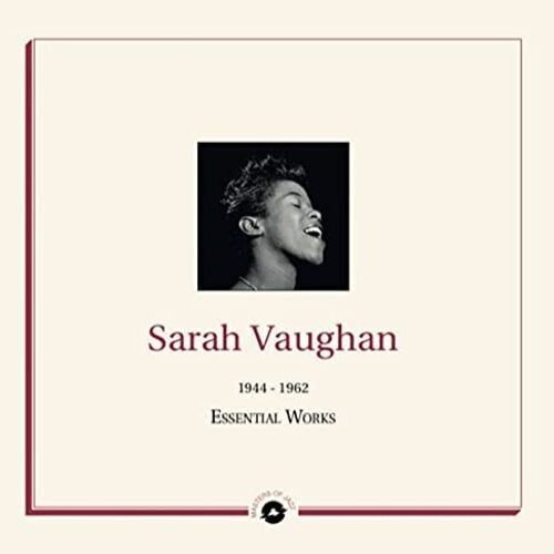 こちらの商品はUK盤のため、稀にジャケットに多少のスレや角にシワがある場合がございます。こちらの商品はネコポスでお届けできません。2021/10/29発売UK盤レーベル：IMPORTS収録曲：Sarah Vaughan - Essential Works 1944 - 1962 - JAZZ Double vinyl LP pressing. Collection of tracks from the jazz great.