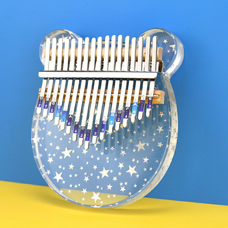 Kalimba カリンバ 親指ピアノ 17キークリスタル カリンバ くま ベア 熊型 星 Kalimba カリンバ 子供 親指ピアノ 初心者　熊型 星 透明 可愛い 重量：720g体積：21.0 cm * 16.5 cm * 7.5 cmカラー：写真色持ち運びに便利で、どこでも素晴らしい音楽を楽しめます。カリンバはハンドオルゴール、（親指）おやゆびピアノと呼ばれている最近じわじわ来てる楽器です。とても簡単な楽器ではありますが突き詰めれば大変奥の深い楽器です！美しい音：どんな音楽の基礎を必要としないで、あなたの親指をそっと揺らして、美しい音楽を弾くことができて、それによって愉快な気持ちを得ることができます。適用：演出、録音、家庭娯楽、アウトドア、学校、パーティー、リラックスした楽器。 5