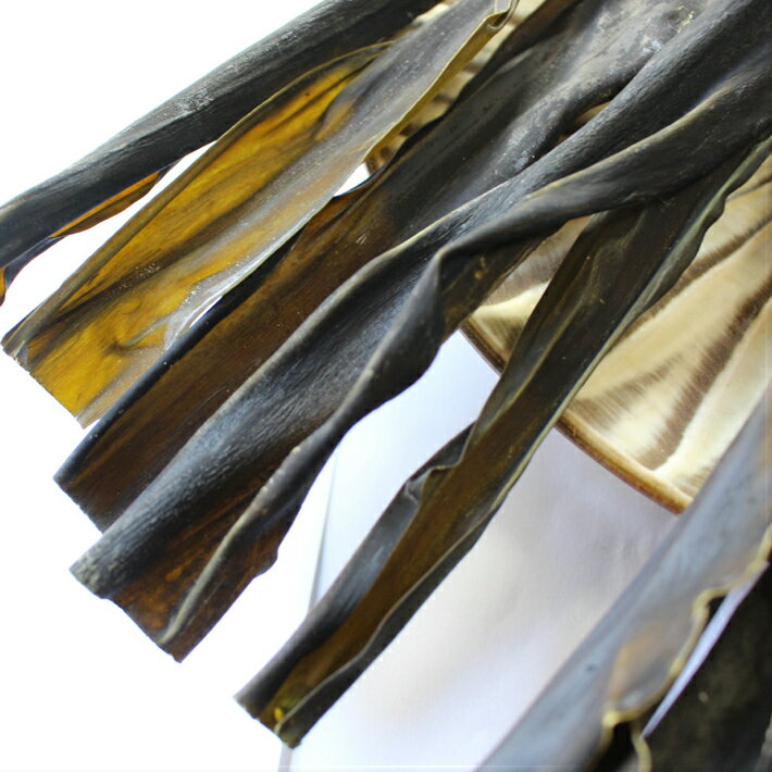 日高昆布　100g　三石昆布　バランス型　昆布巻き　だし　佃煮　悩んだらこれ　天日干し　【こぶ　コブ　コンブ】アメ横